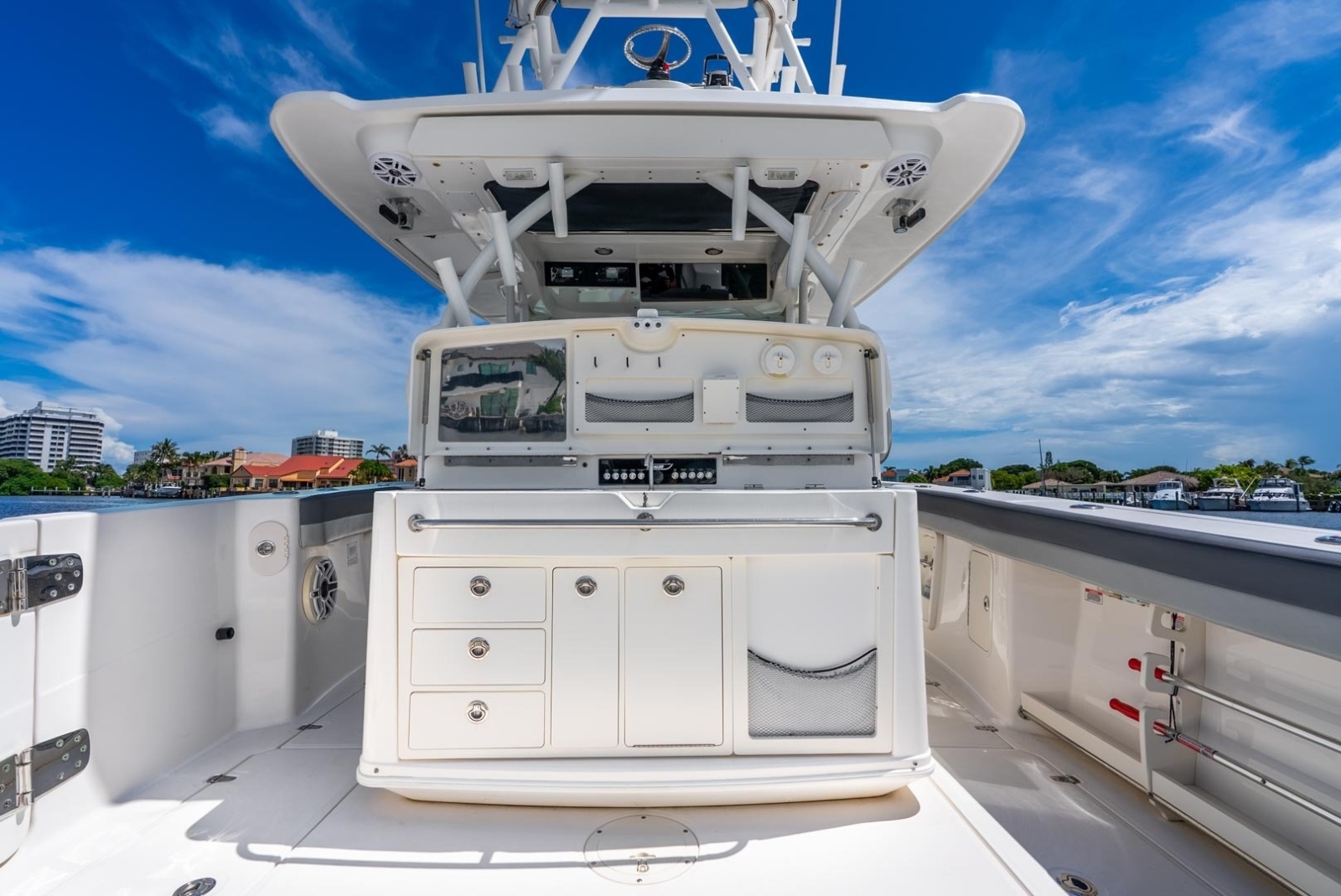 2011 Boston Whaler 