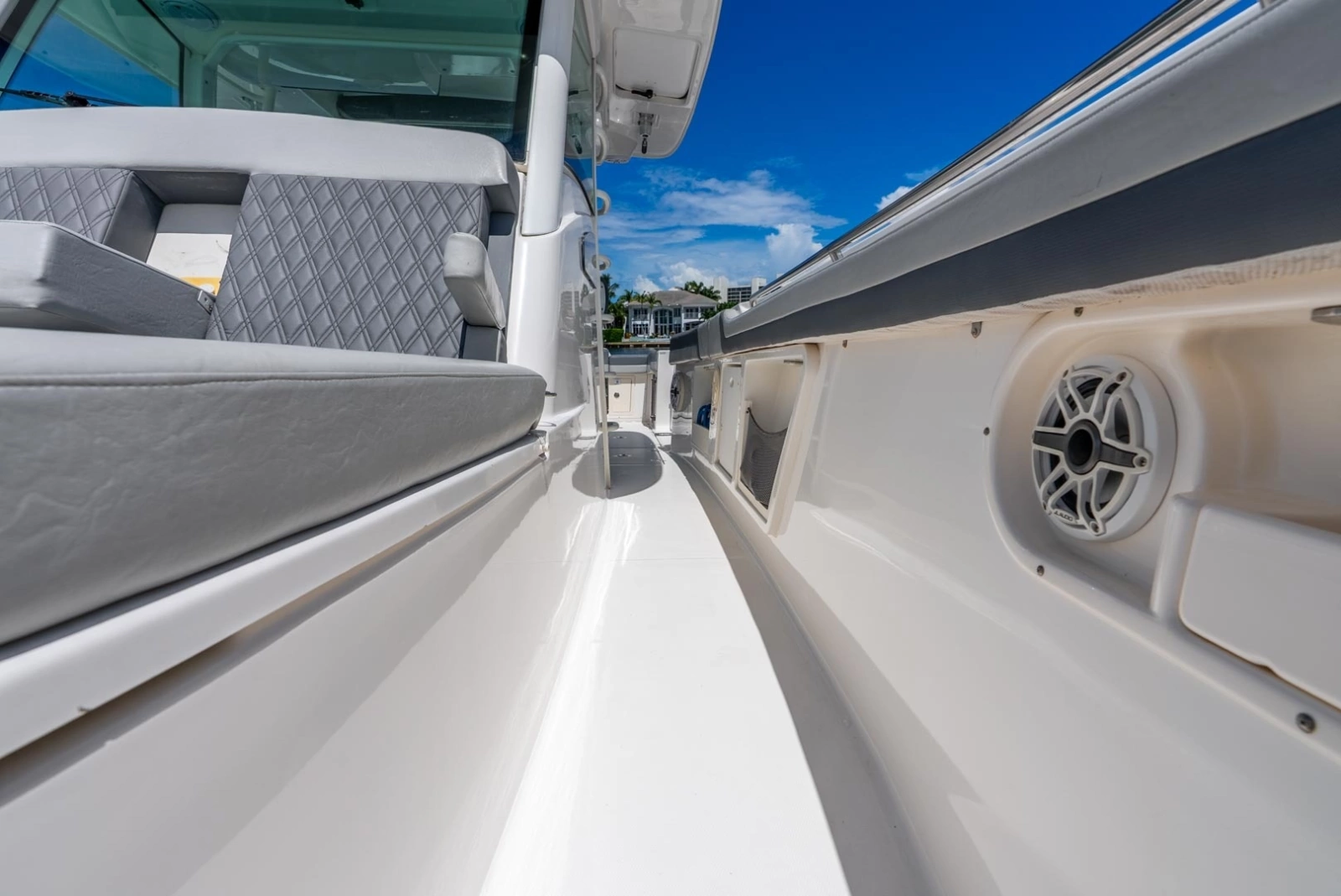 2011 Boston Whaler 