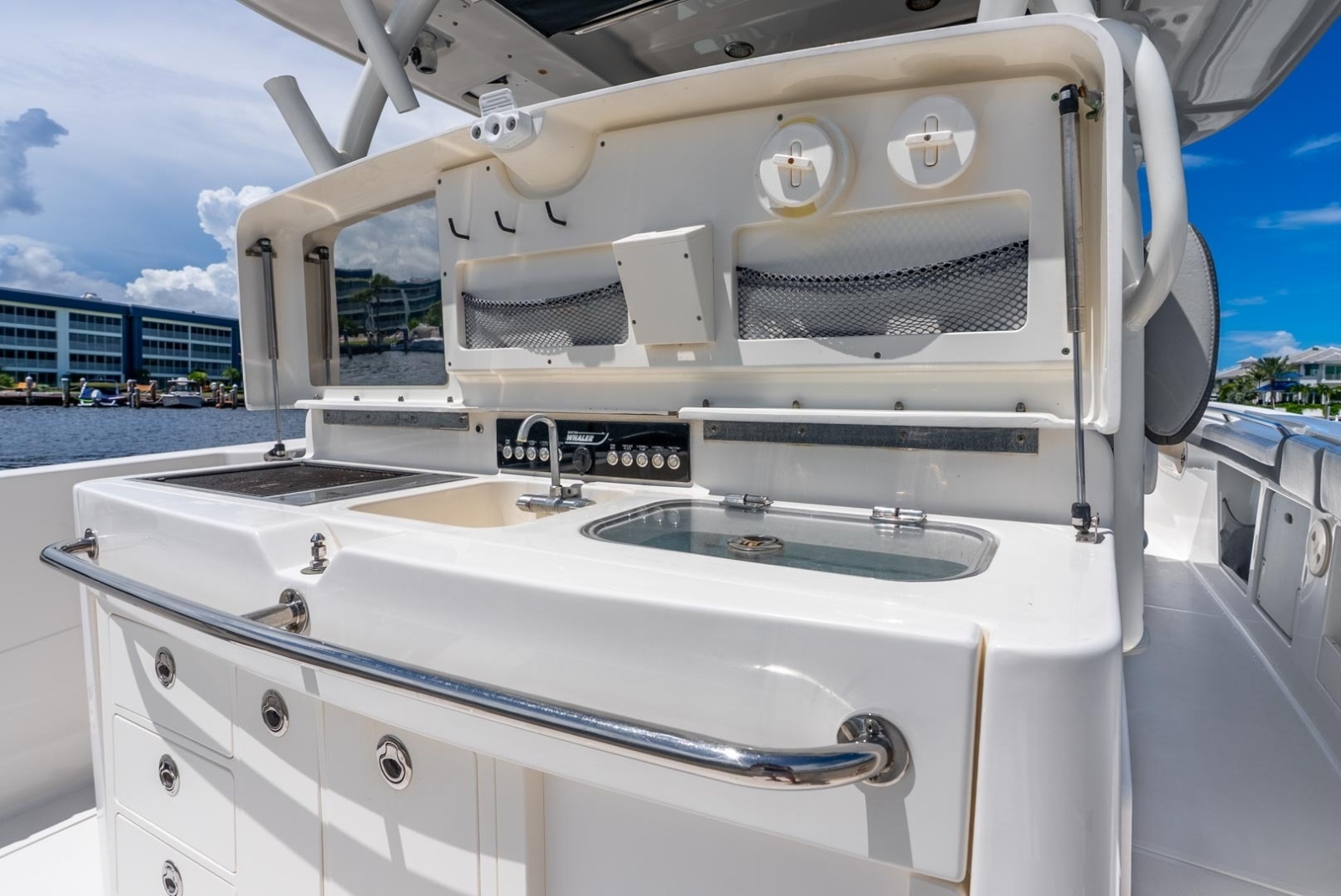 2011 Boston Whaler 