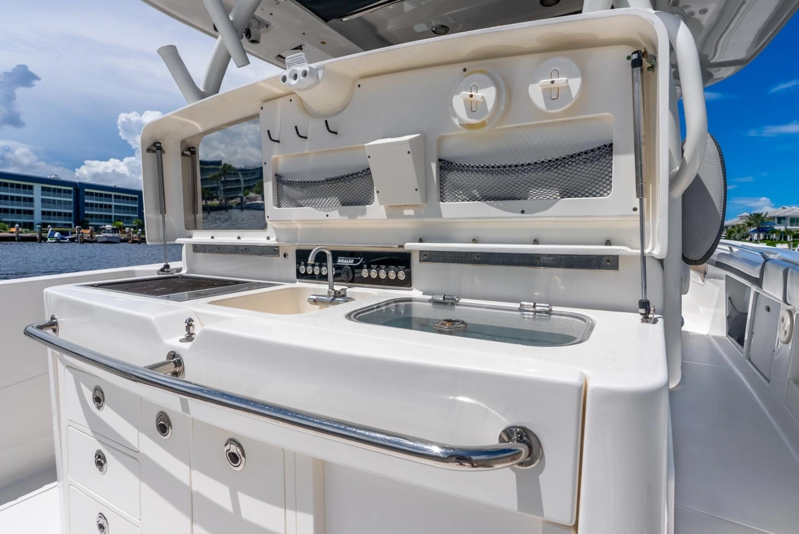 2011 Boston Whaler 