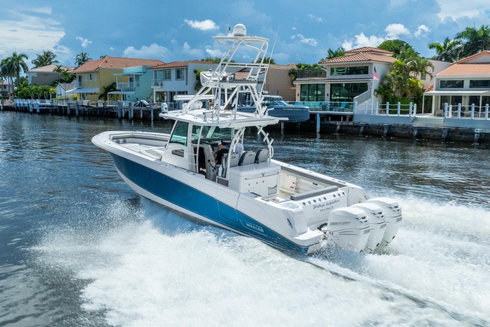 2011 Boston Whaler 