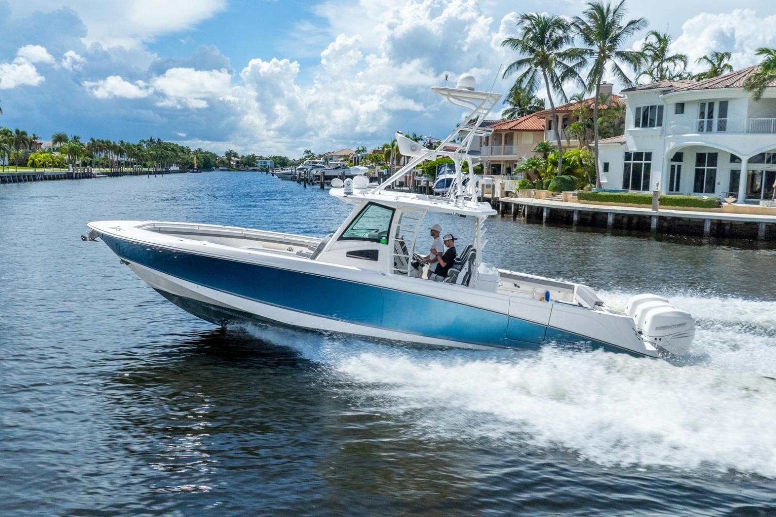 2011 Boston Whaler 