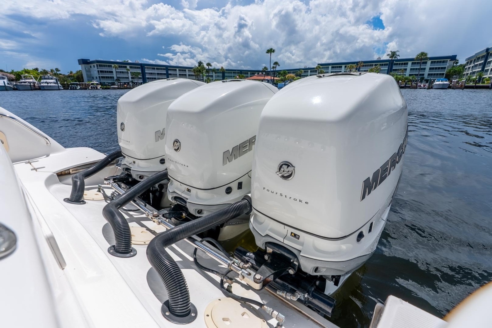 2011 Boston Whaler 
