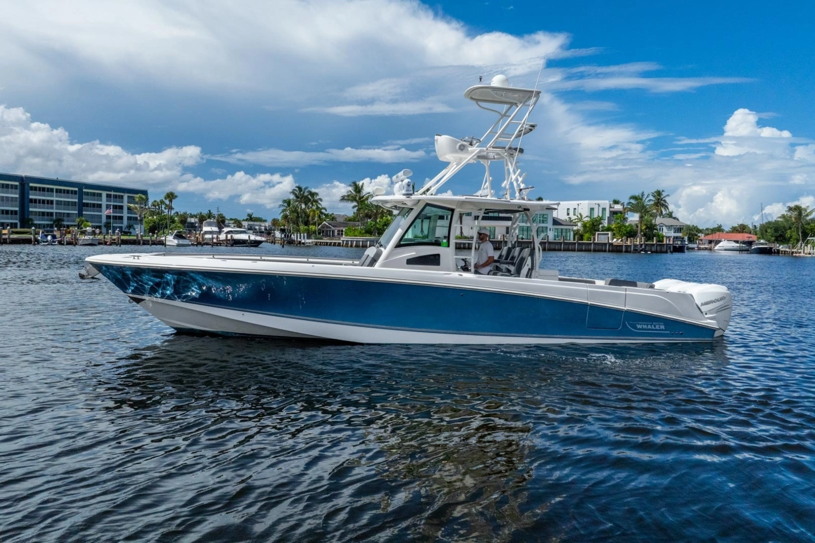 2011 Boston Whaler 