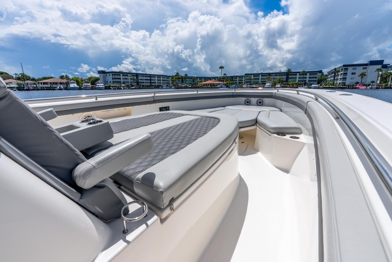 2011 Boston Whaler 