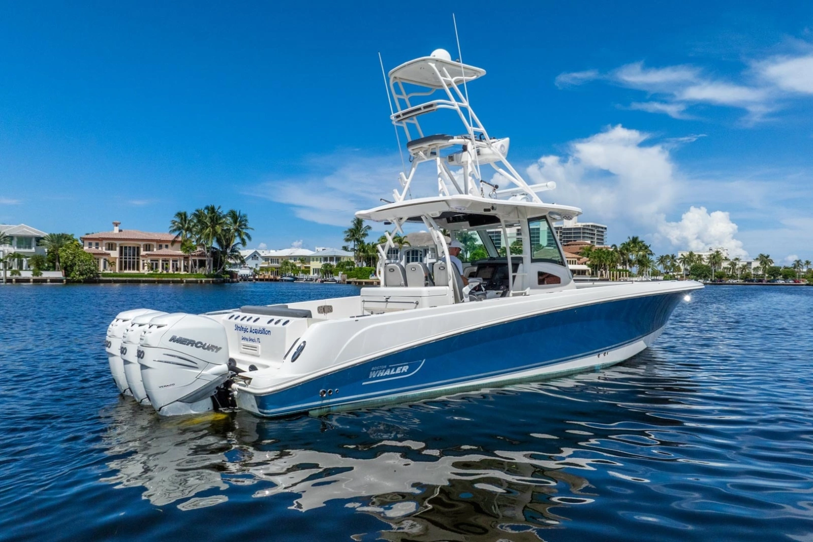 2011 Boston Whaler 