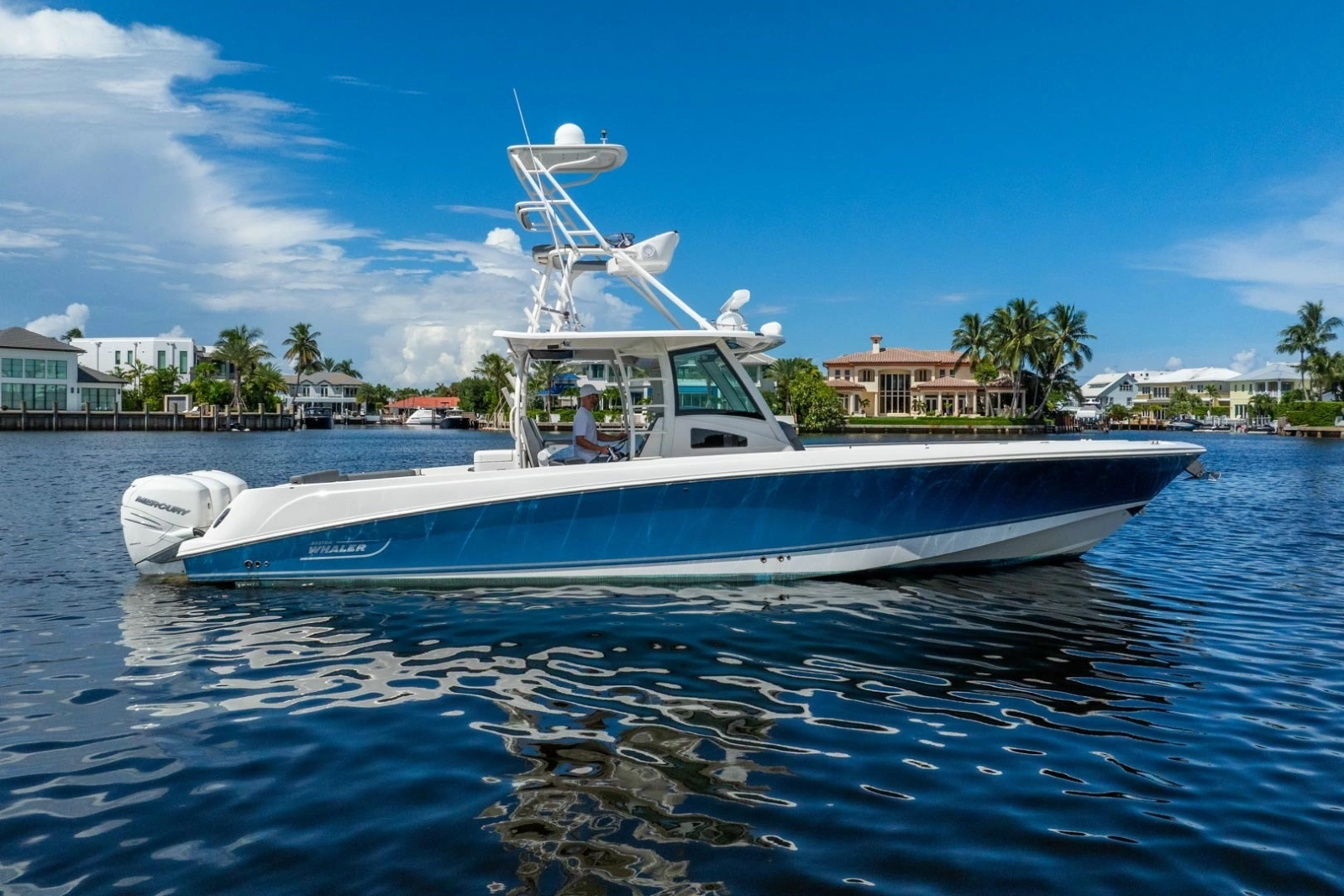 2011 Boston Whaler 