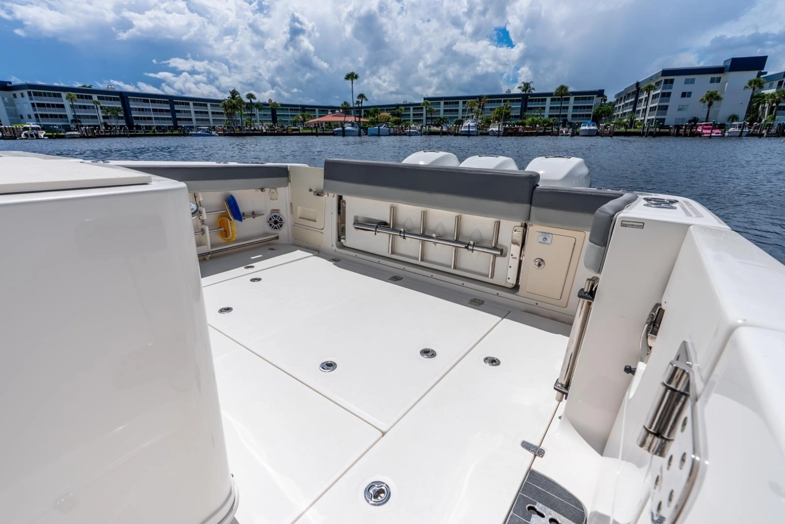 2011 Boston Whaler 