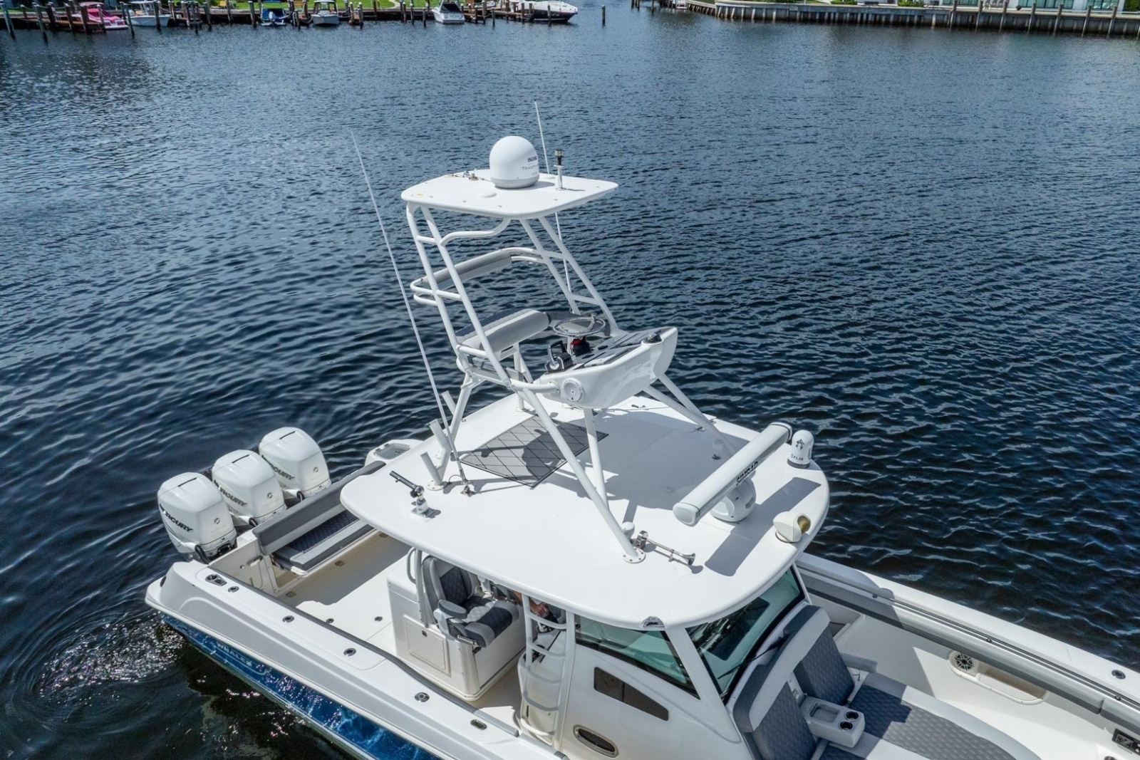 2011 Boston Whaler 
