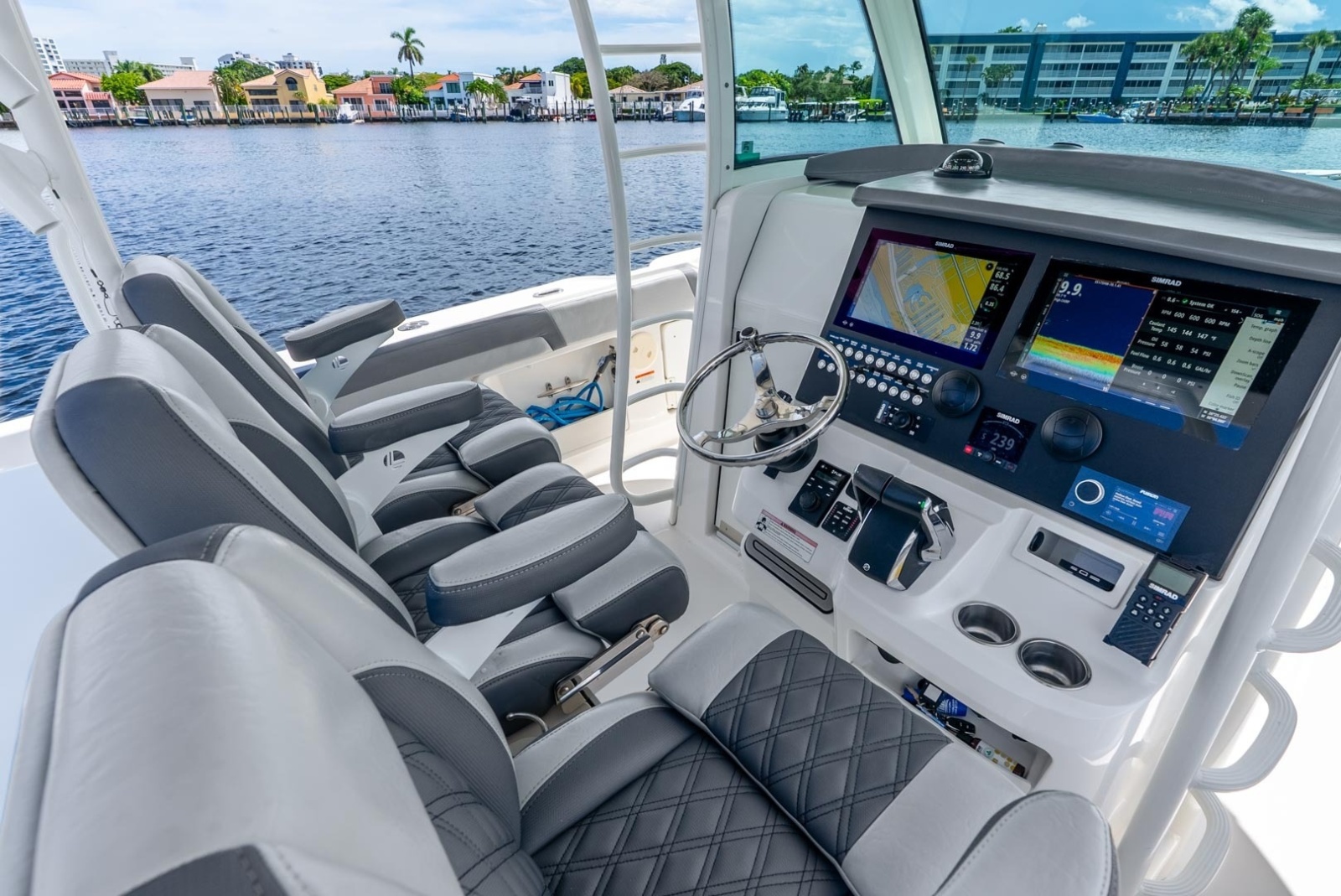 2011 Boston Whaler 