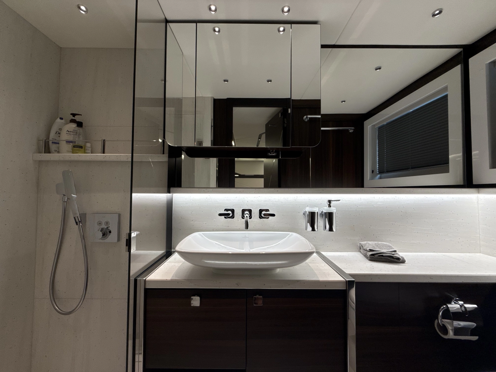 2023 Sunseeker Predator 65