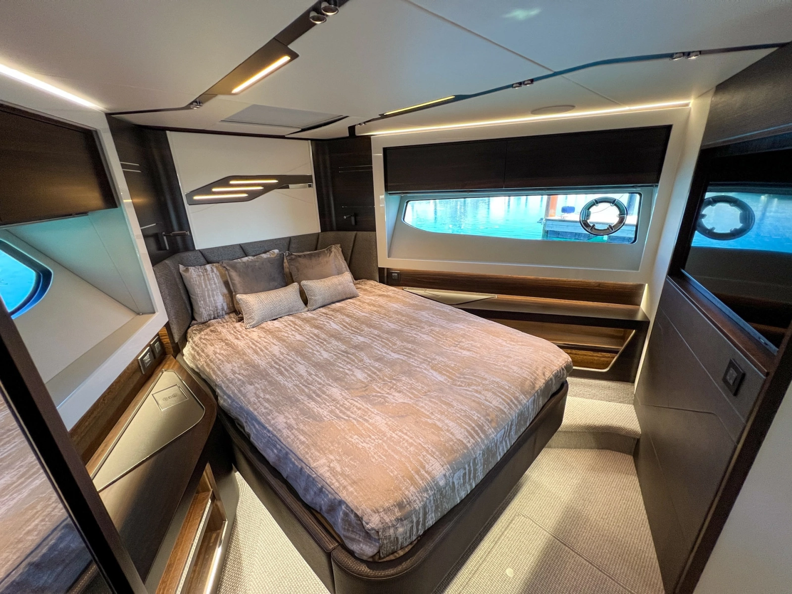 2023 Sunseeker Predator 65