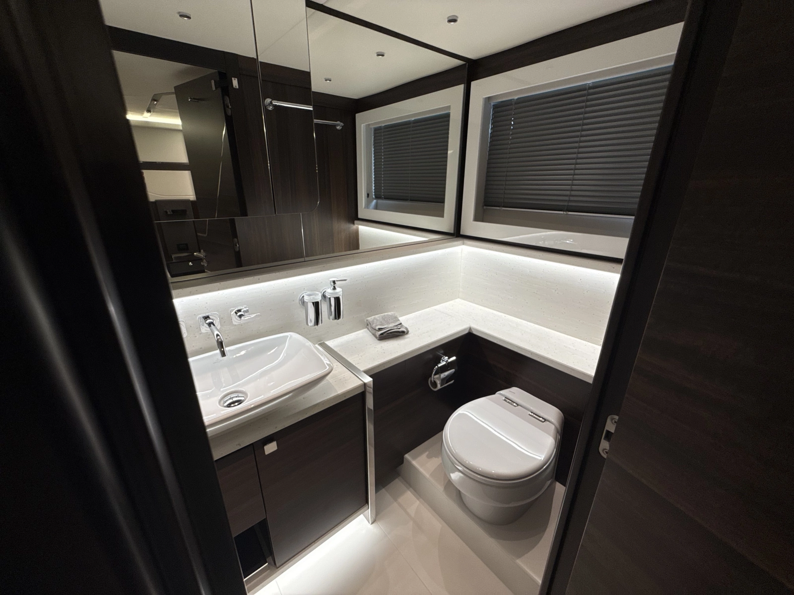 2023 Sunseeker Predator 65
