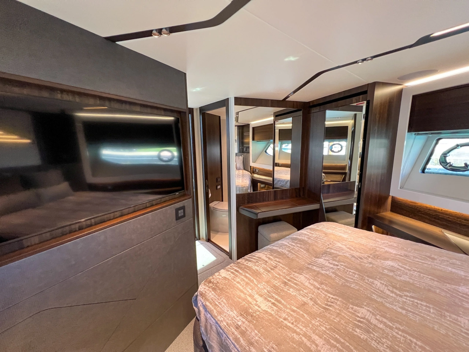 2023 Sunseeker Predator 65