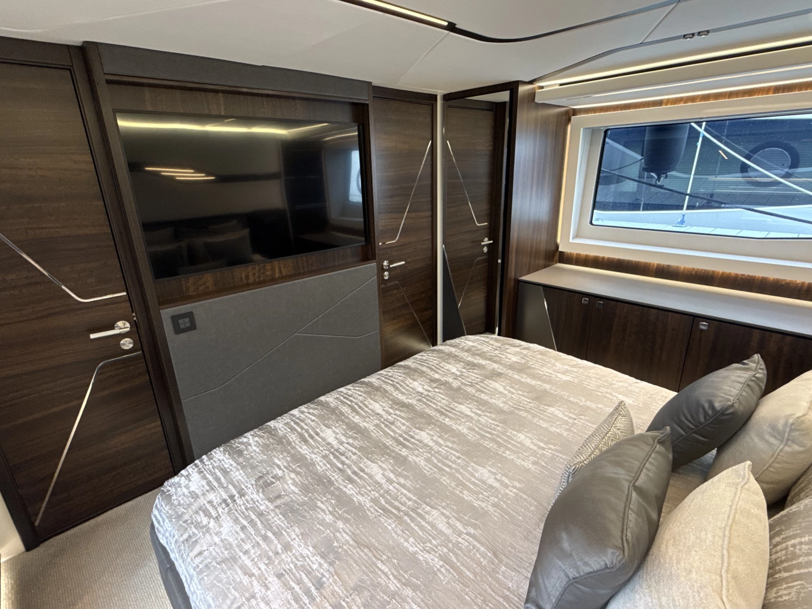 2023 Sunseeker Predator 65