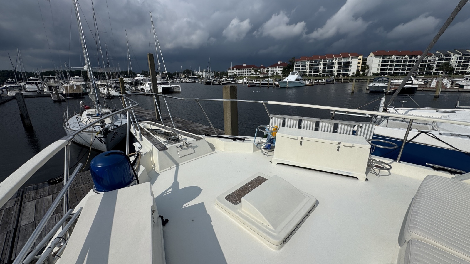 Exterior - Bow