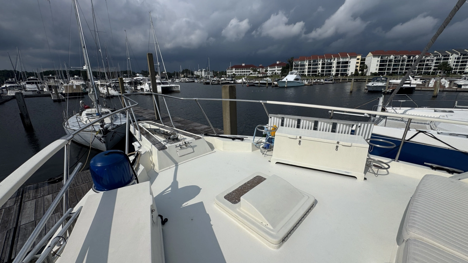 Exterior - Bow