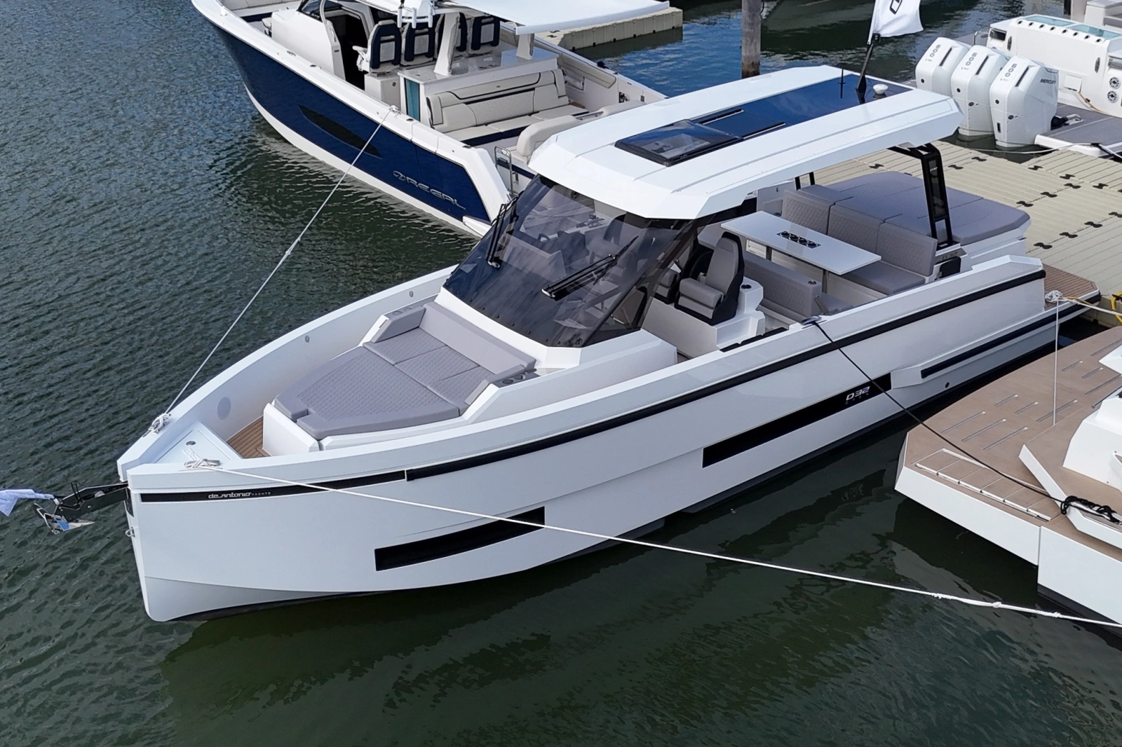 32ft De Antonio Yacht For Sale
