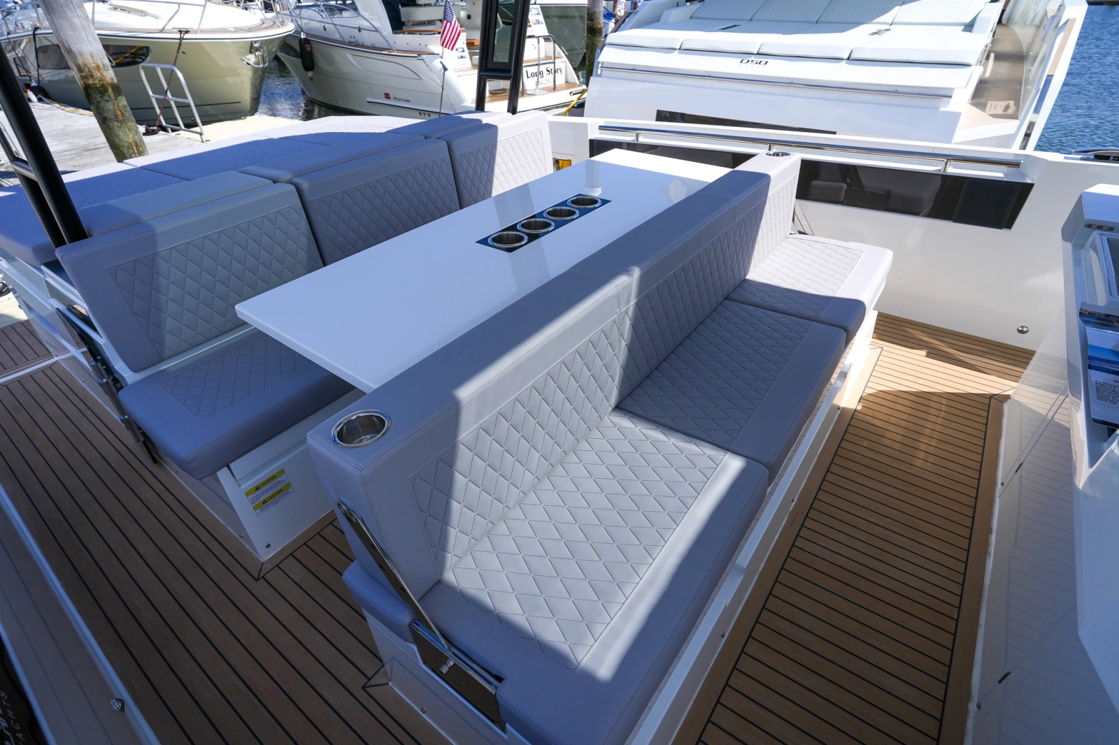 32ft De Antonio Yacht For Sale