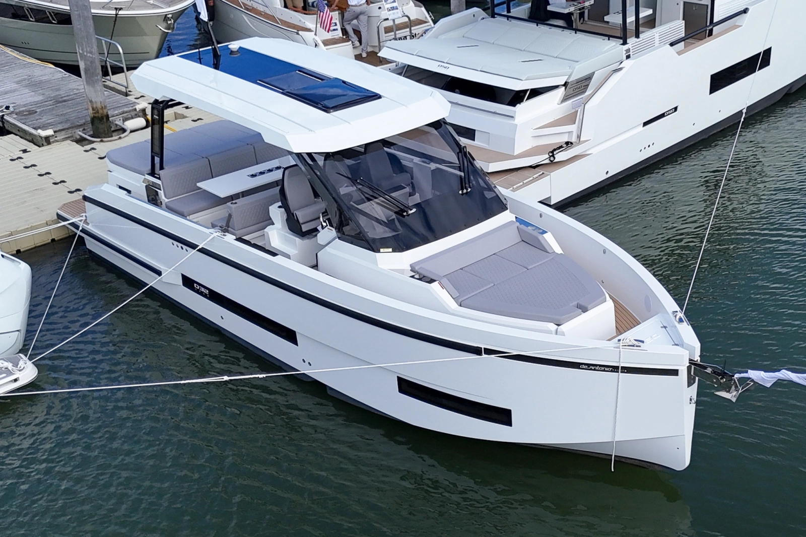 32ft De Antonio Yacht For Sale
