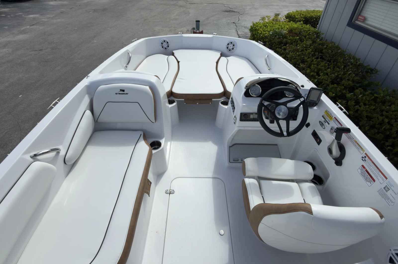 19ft Stingray Yacht For Sale