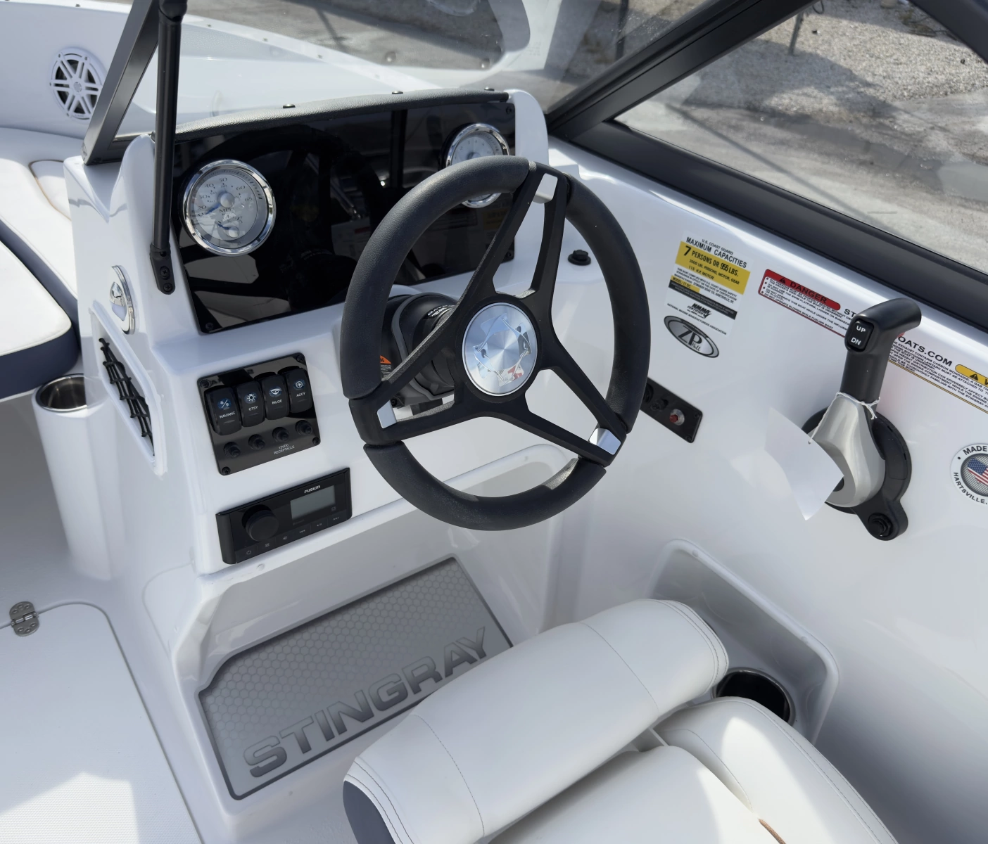 17ft Stingray Yacht For Sale