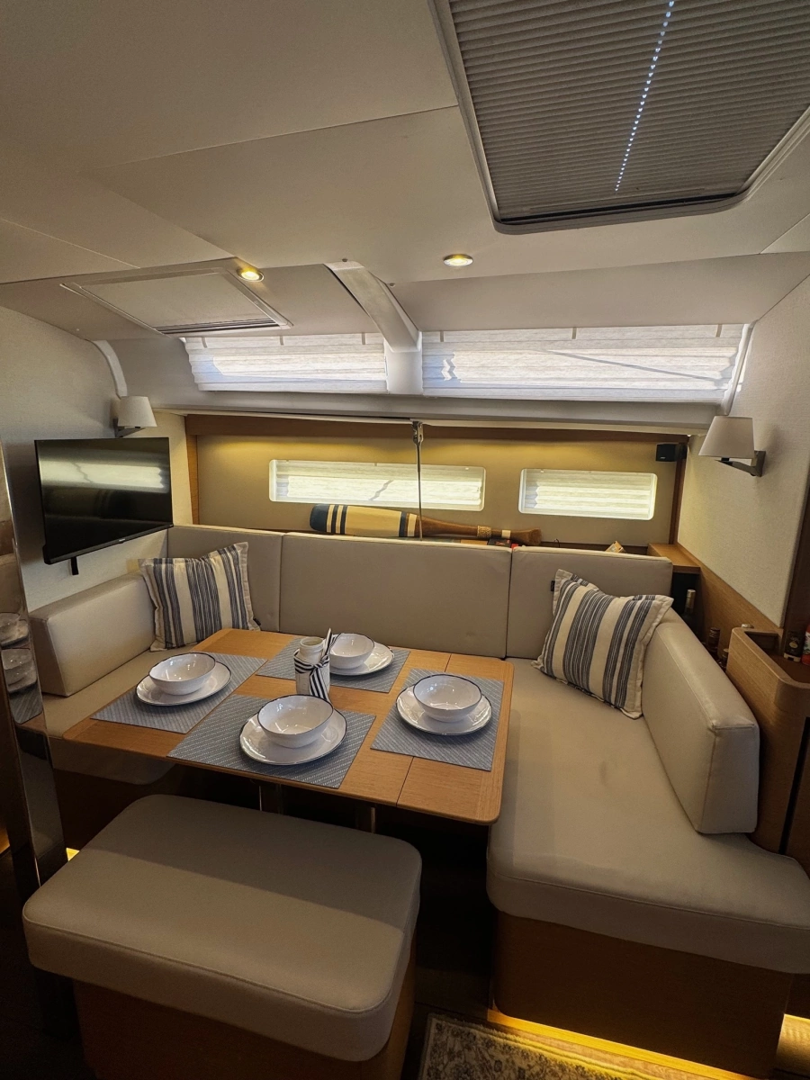 Paramour 44ft Jeanneau Yacht For Sale
