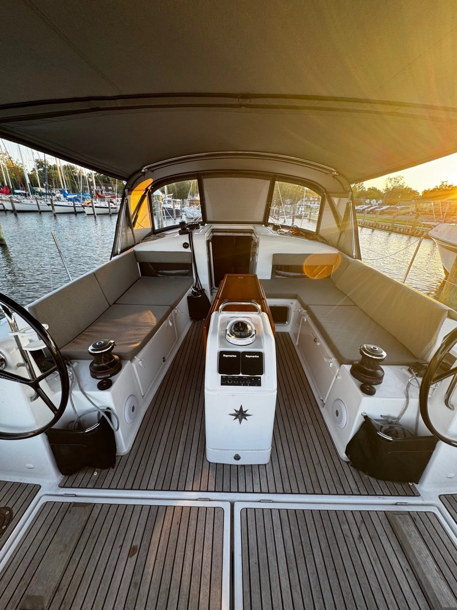 Paramour 44ft Jeanneau Yacht For Sale