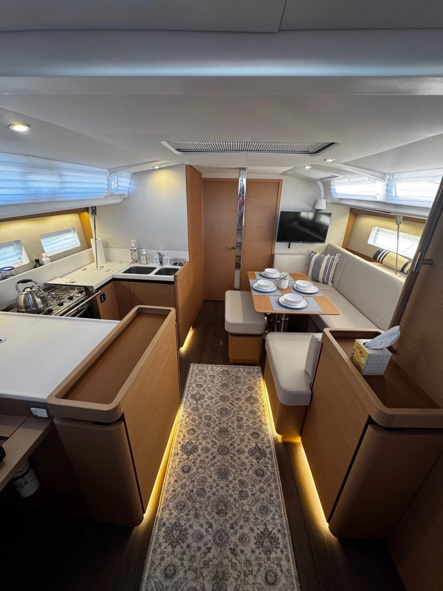 Paramour 44ft Jeanneau Yacht For Sale