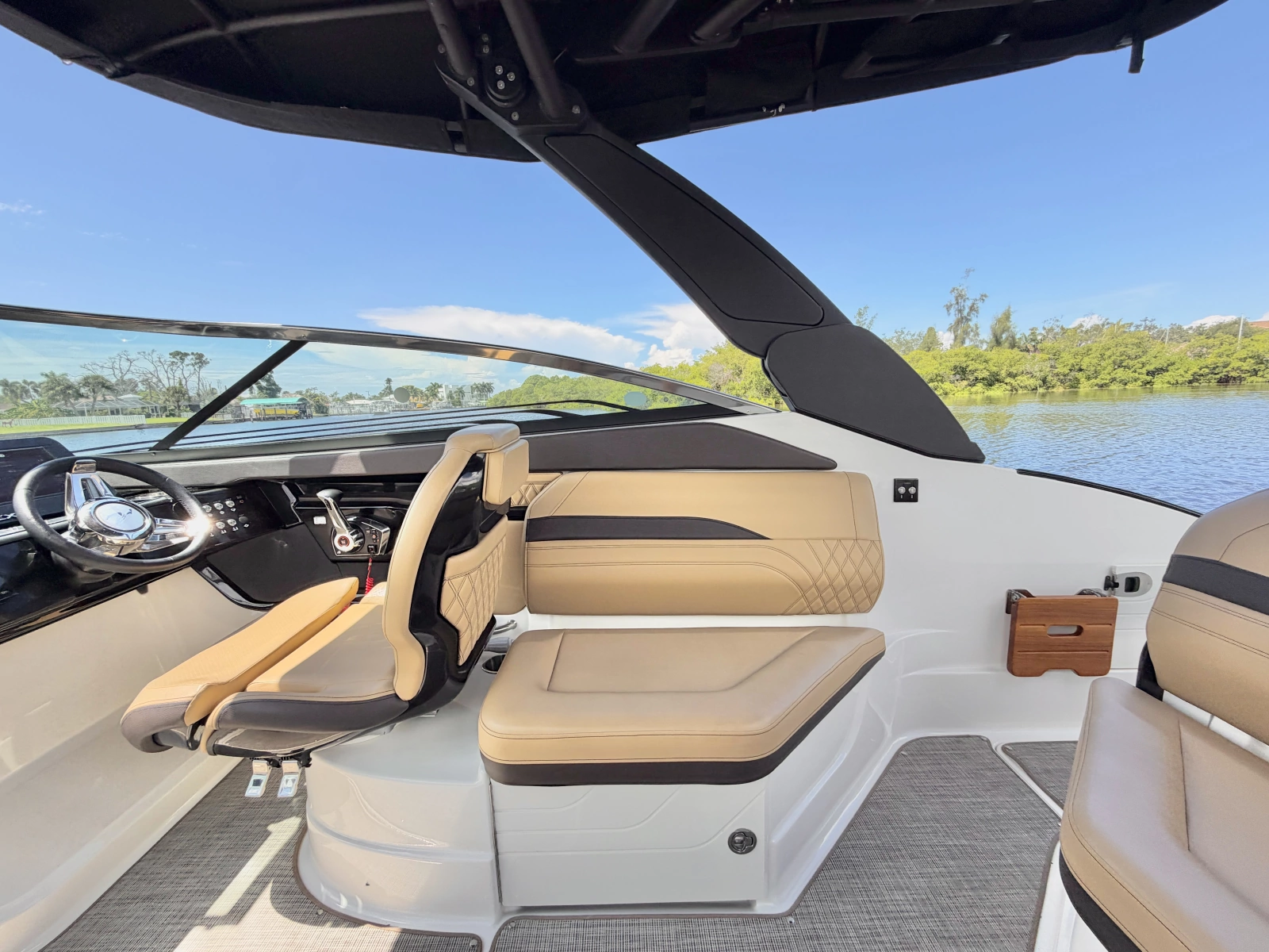 26ft Sea Ray Yacht For Sale