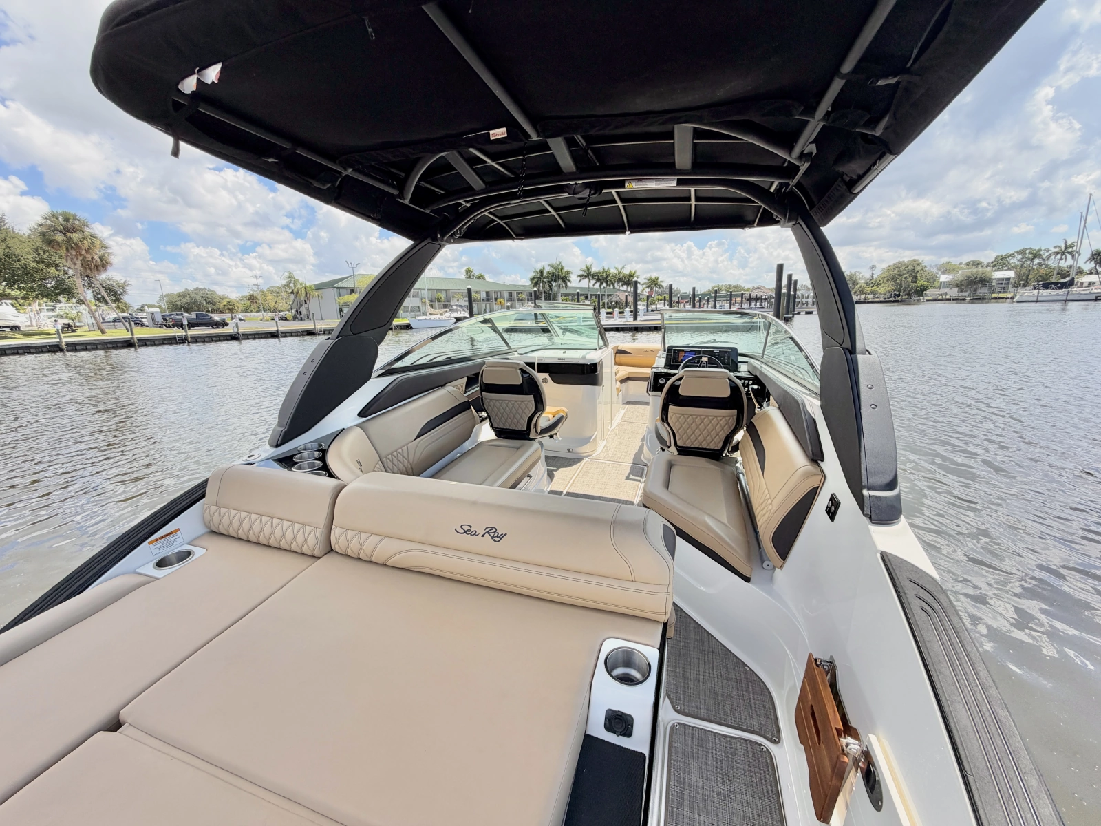 26ft Sea Ray Yacht For Sale