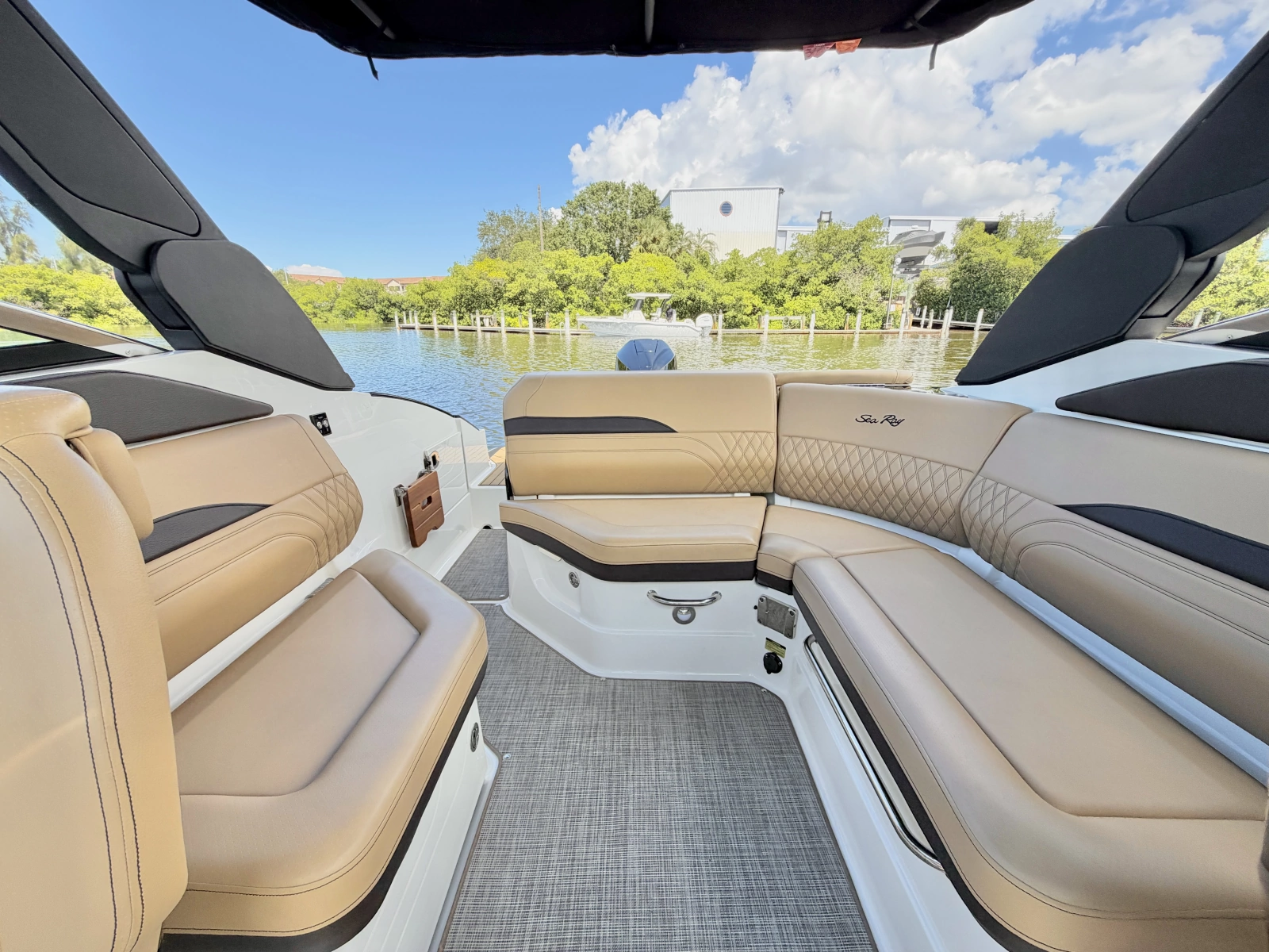 26ft Sea Ray Yacht For Sale