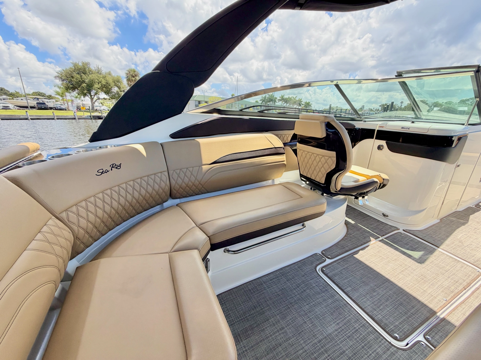 26ft Sea Ray Yacht For Sale