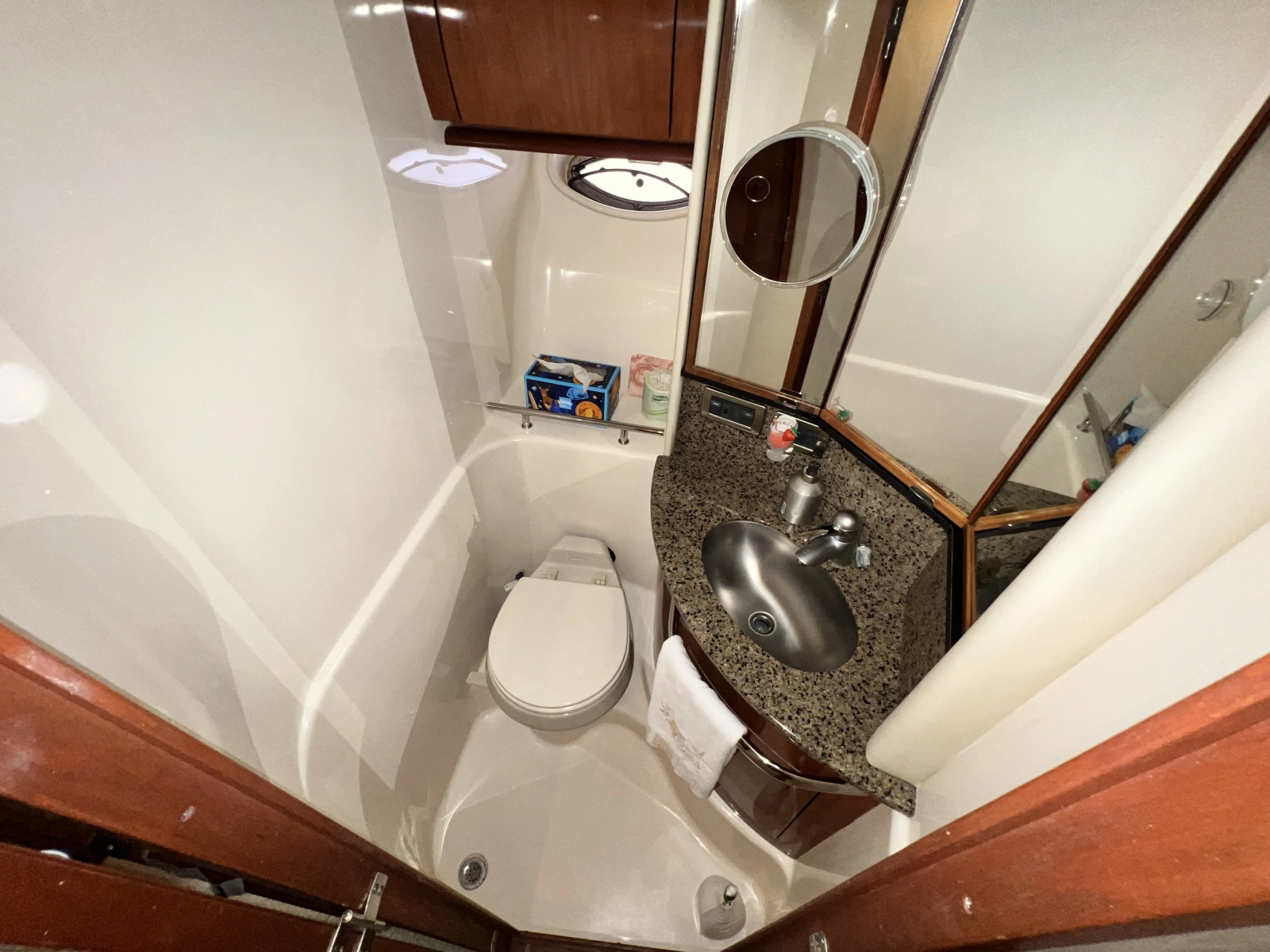 2006 Sea Ray 440 Sundancer