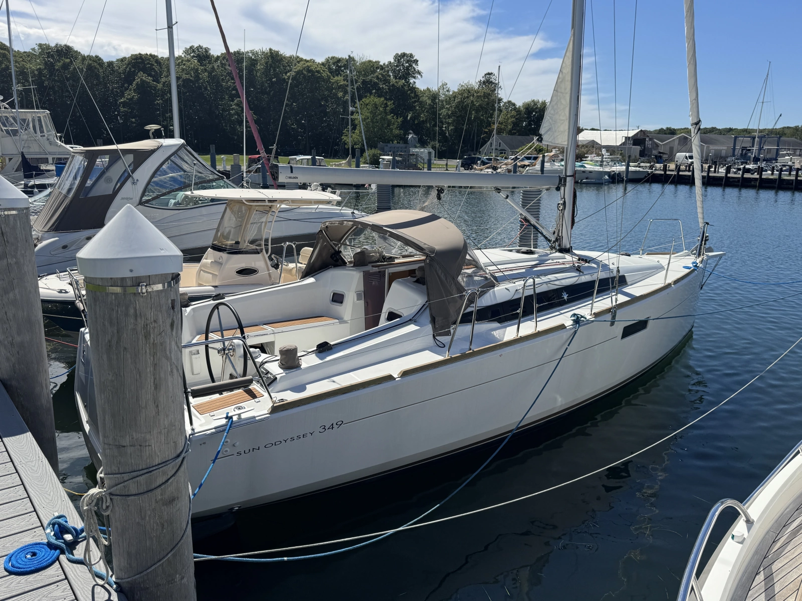 2021 Jeanneau 