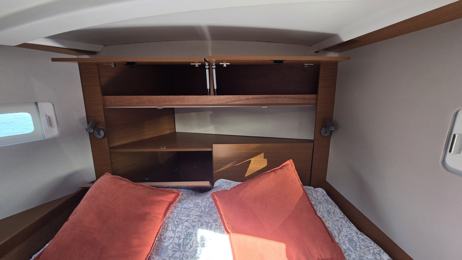 2020 Jeanneau Sun Odyssey 410
