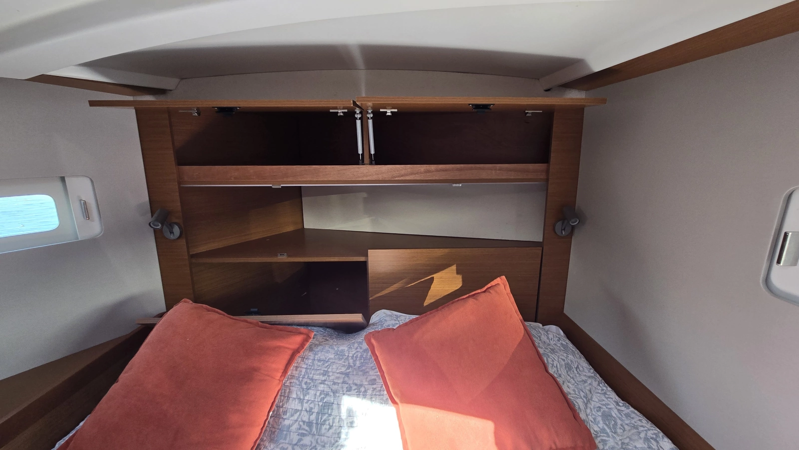 2020 Jeanneau Sun Odyssey 410