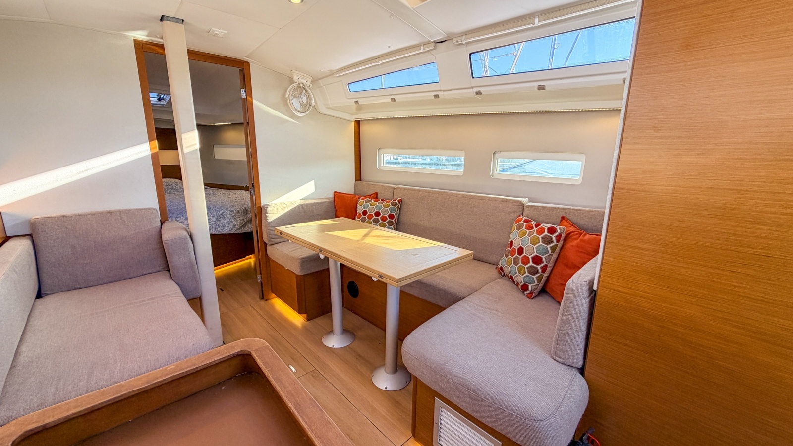 2020 Jeanneau Sun Odyssey 410