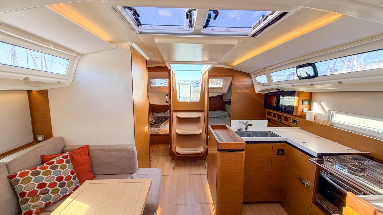 2020 Jeanneau Sun Odyssey 410
