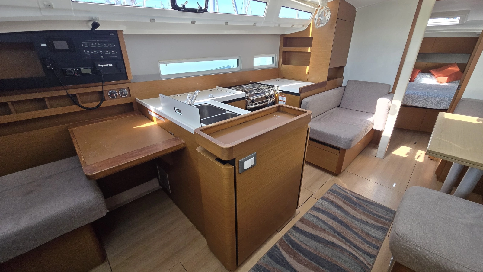2020 Jeanneau Sun Odyssey 410