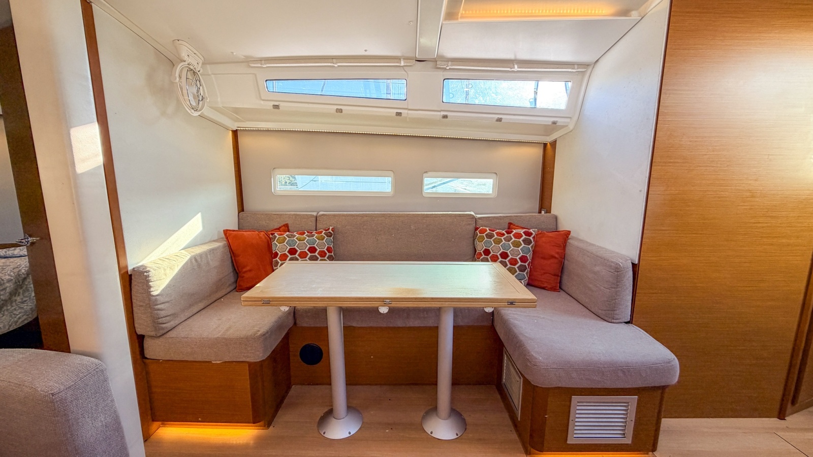 2020 Jeanneau Sun Odyssey 410