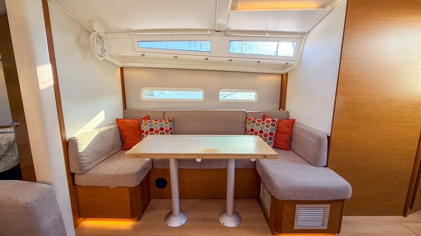 2020 Jeanneau Sun Odyssey 410