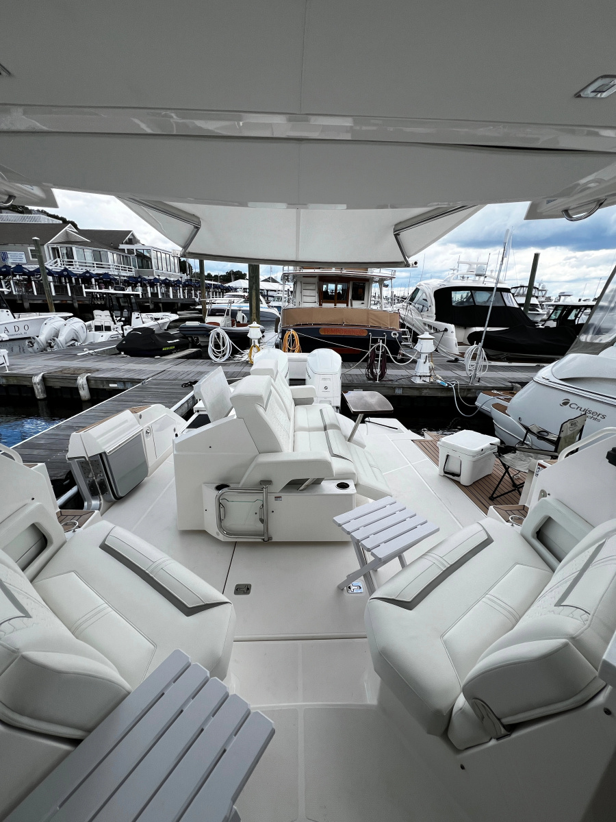 2022 Tiara Yachts 43 LE