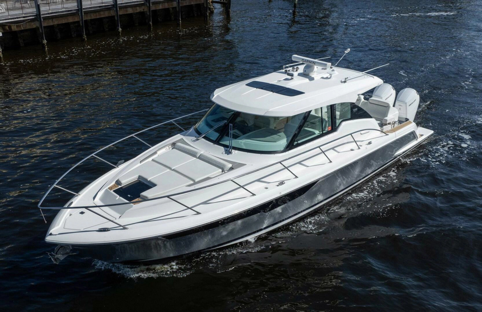2022 Tiara Yachts 43 LE