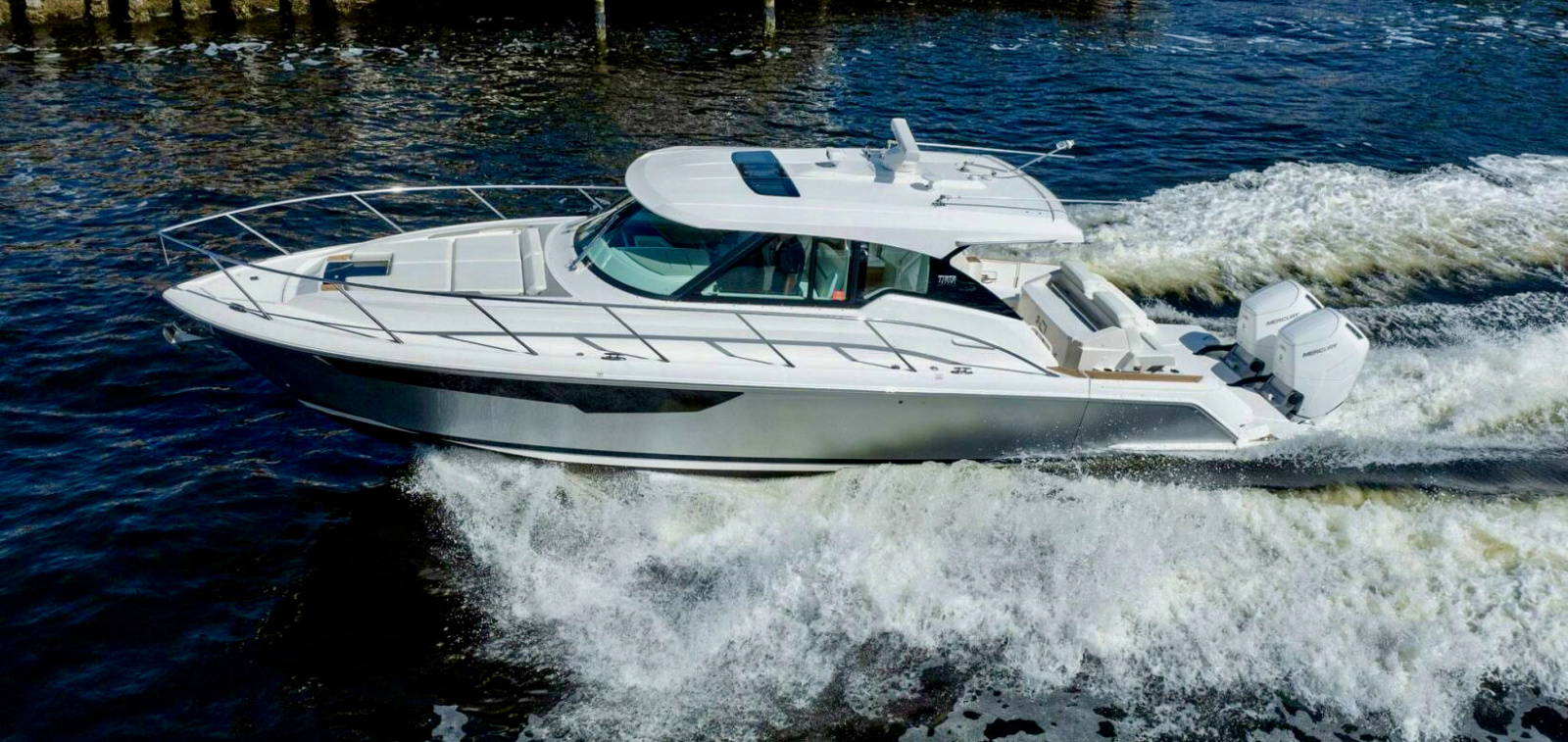 2022 Tiara Yachts 43 LE