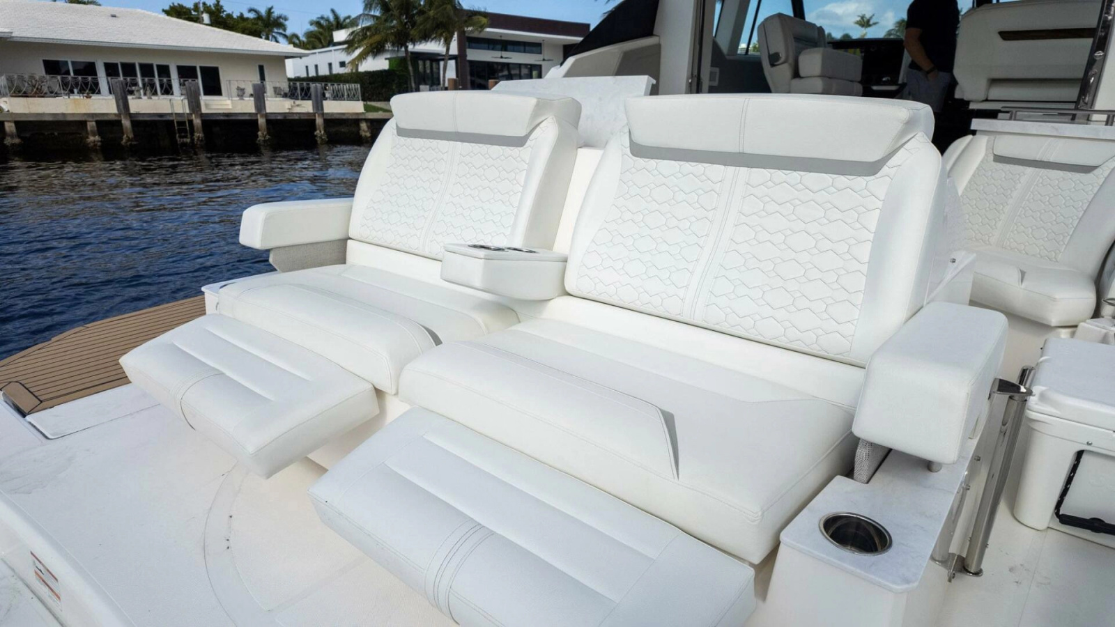2022 Tiara Yachts 43 LE