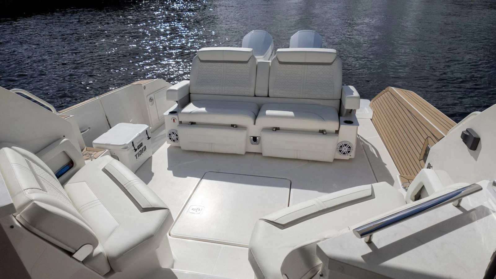 2022 Tiara Yachts 43 LE
