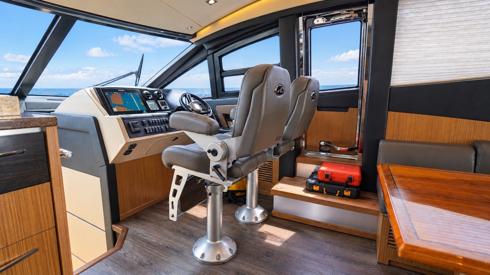 2016 Sea Ray L650 Fly