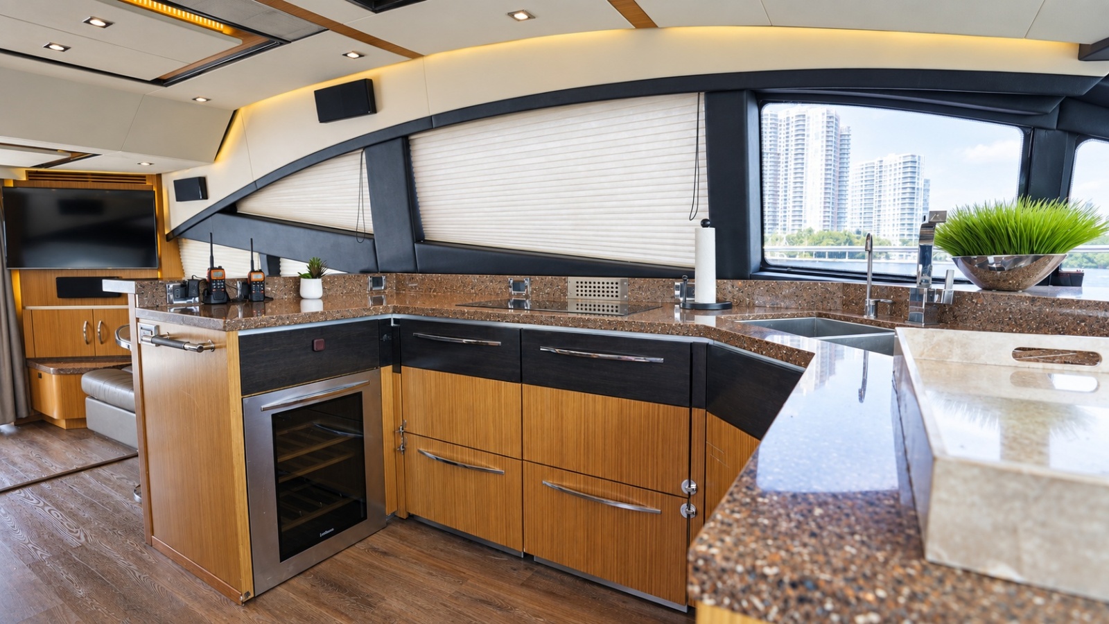 2016 Sea Ray L650 Fly