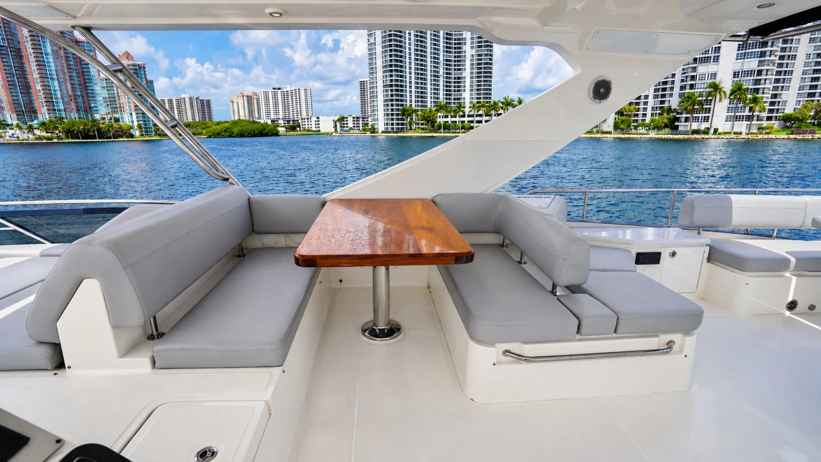 2016 Sea Ray L650 Fly